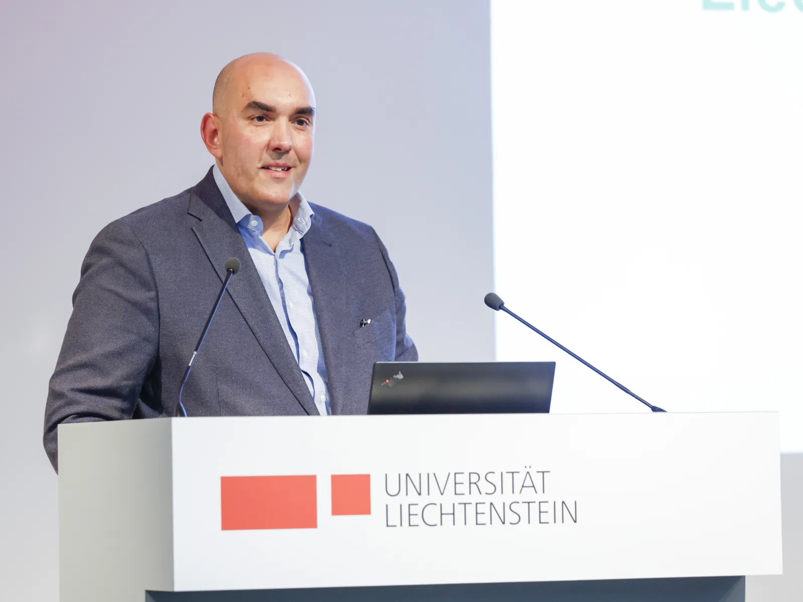 Prof. Dutta stellt sein Buch vor