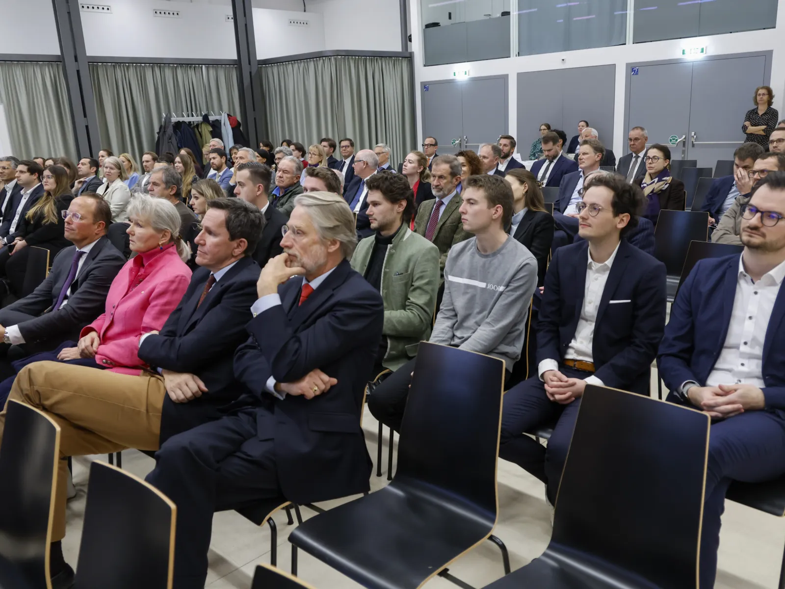Publikum an der Buchpräsentation