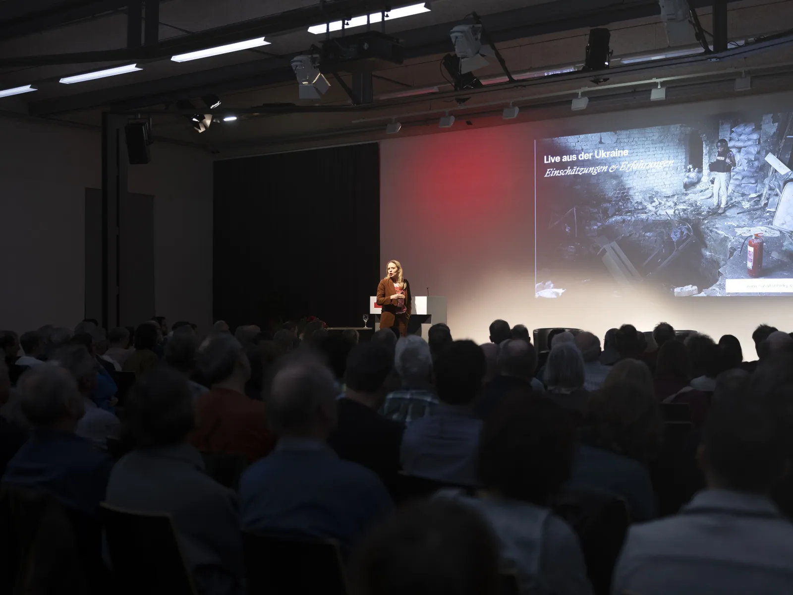 News_Campus-Gespraech_Luzia-Tschirky_Universitaet-Liechtenstein