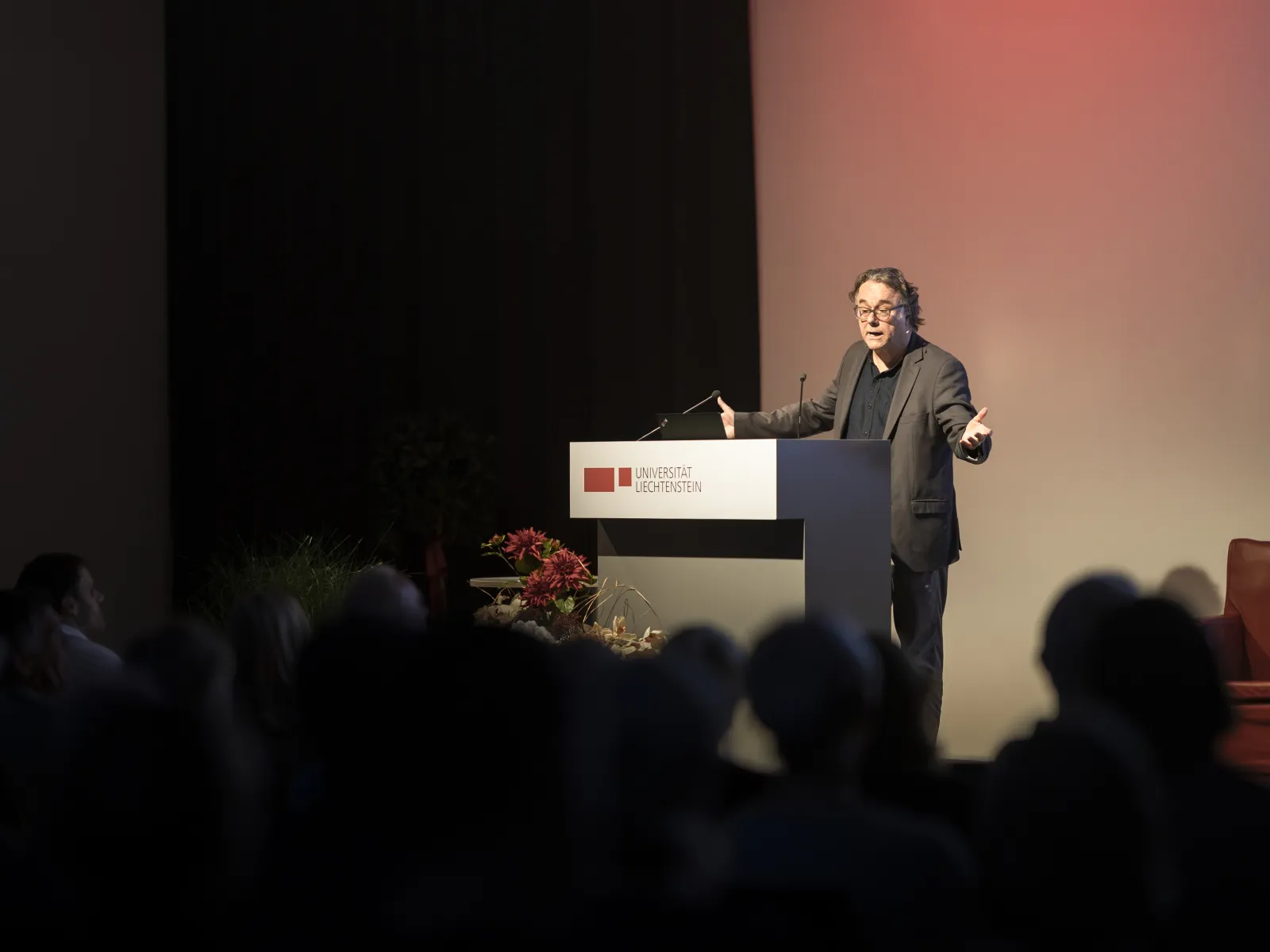 News_Campus-Gespraech_Michael-Zuern_Universitaet-Liechtenstein