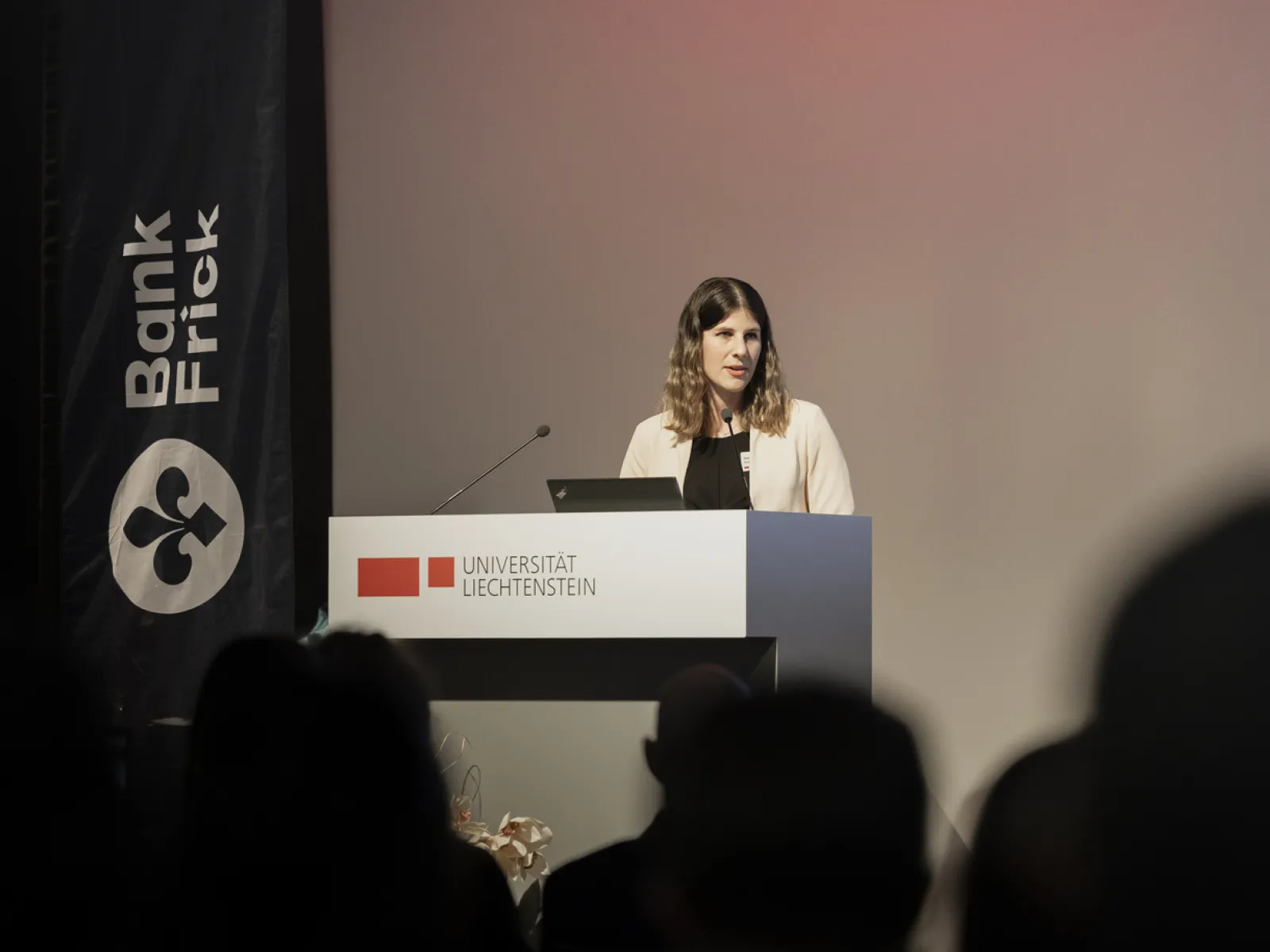 News_Diplomfeier_Blockchain-FinTech_Universitaet-Liechtenstein