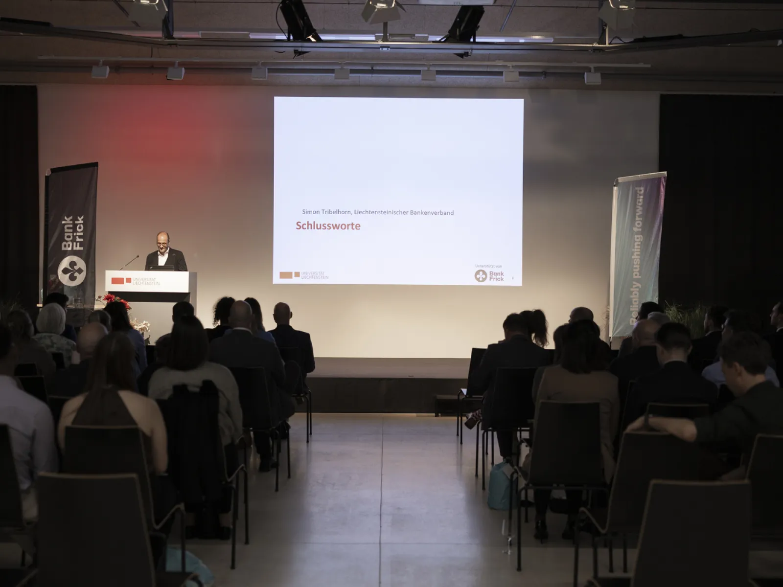 News_Diplomfeier_Blockchain-FinTech_Universitaet-Liechtenstein