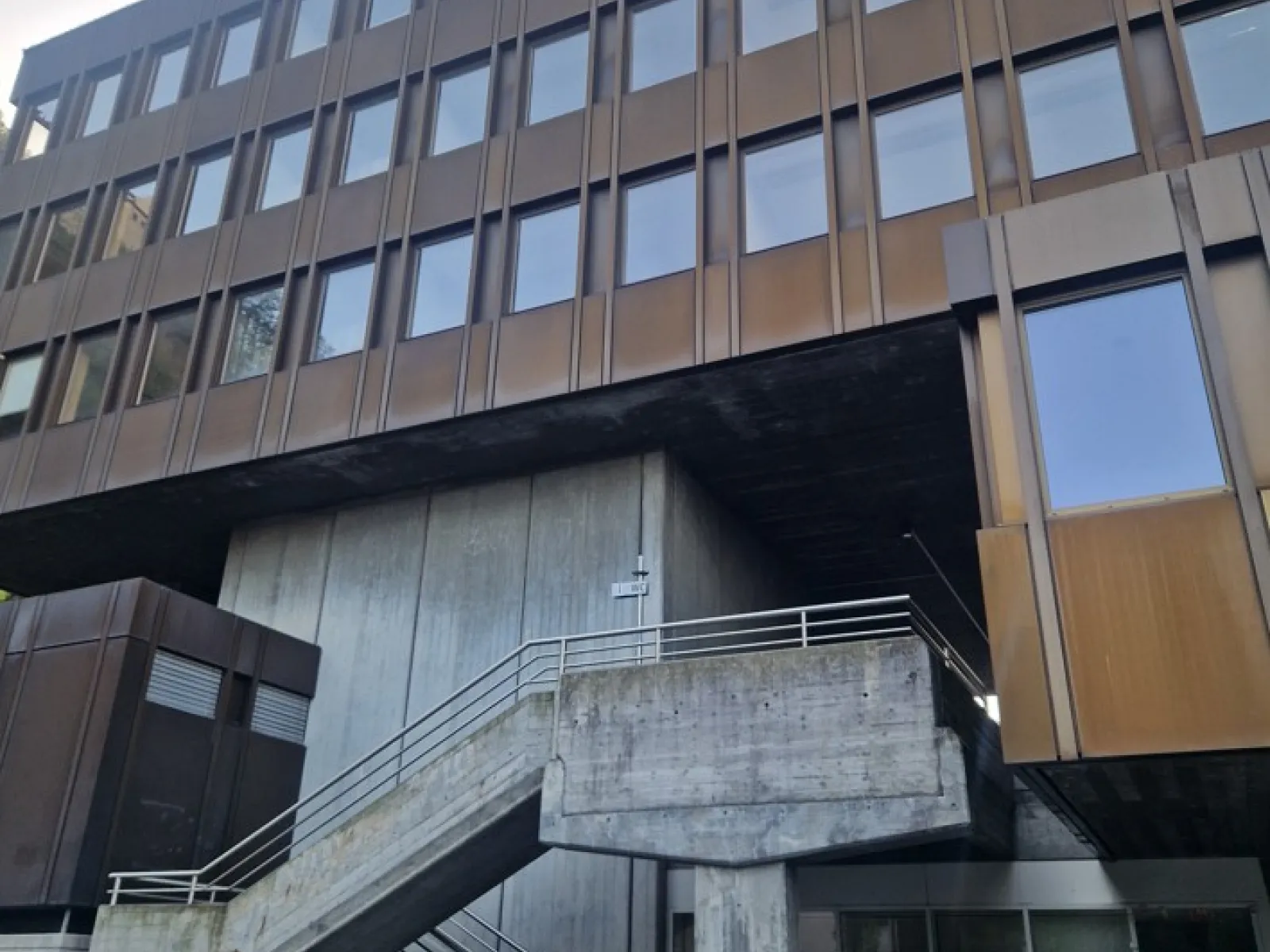 Blick auf das alte Postgebäude Vaduz