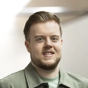 Mitarbeiter:in