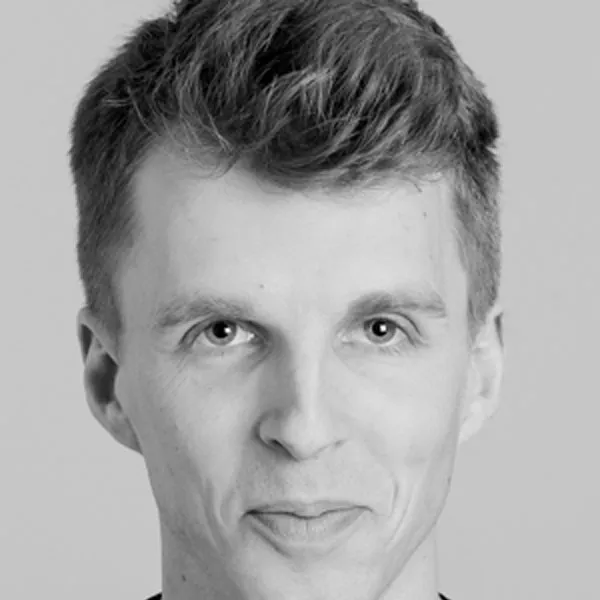 Mitarbeiter:in