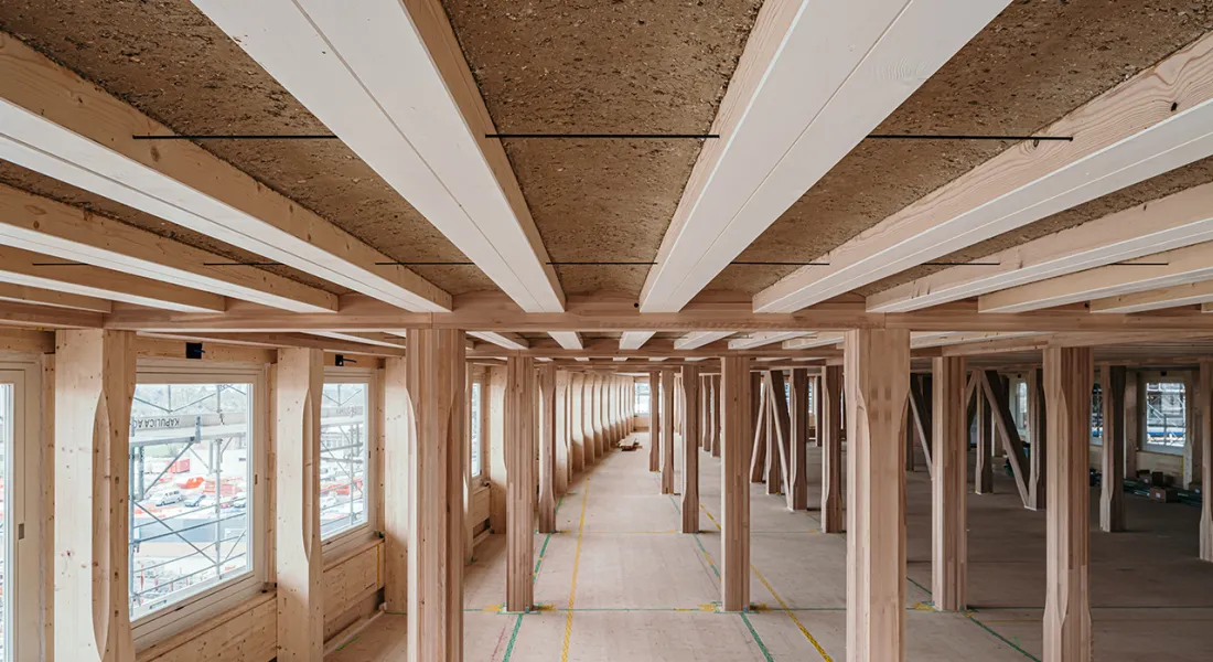 Eine Halle aus Lehm und Holz 