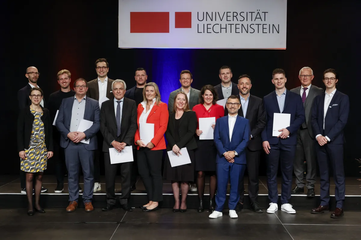 Absolventinnen und Absolventen der Weiterbildung