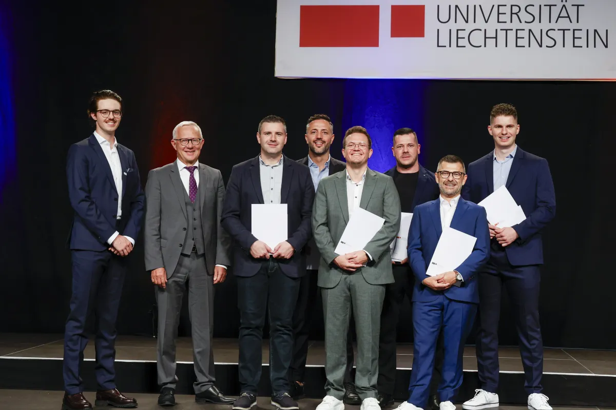 MBA-Absolventinnen und Absolventen bei der Diplomfeier der Universität Liechtenstein