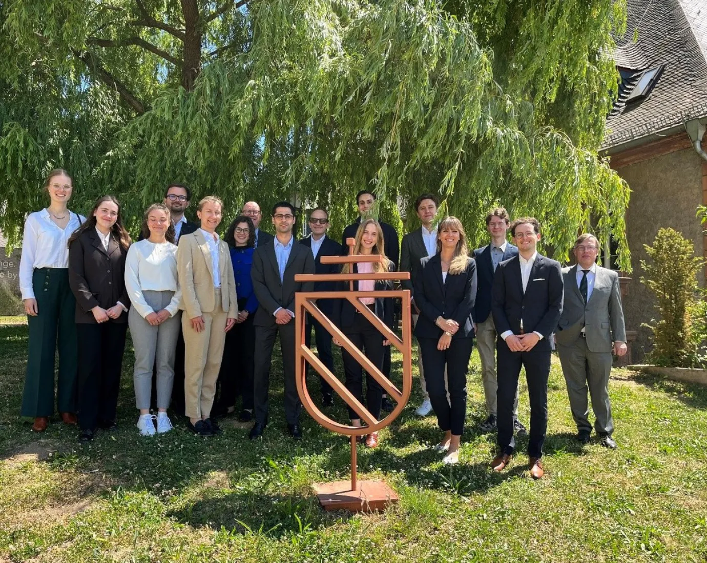 Jeffrey Lee Brüstle, wissenschaftlicher Mitarbeiter an der Universität Liechtenstein, präsentiert seine Forschung zum gemeinnützigen Trust in Liechtenstein auf dem Doktorandenseminar des Deutschen Stiftungsrechtstags 2025.