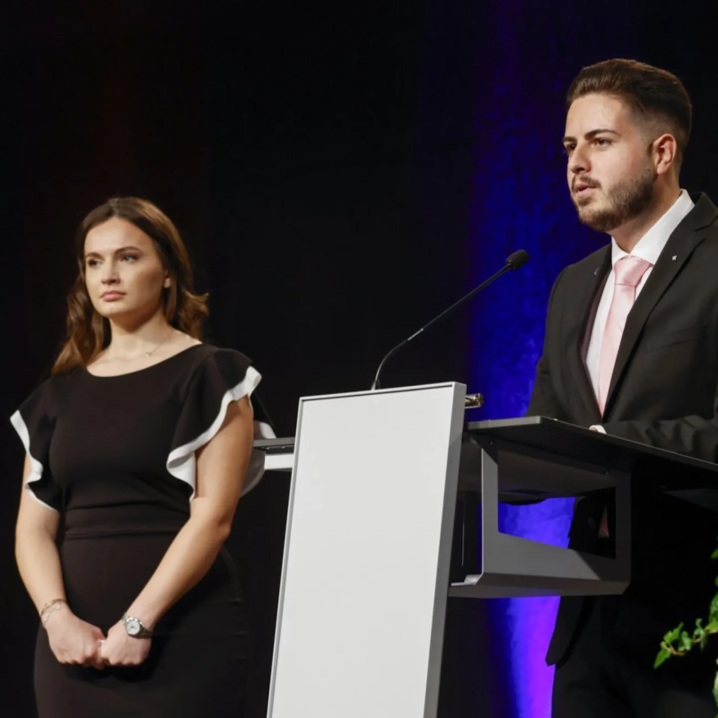 Auf dem Bild sind Benjamin Kuchelmair und Hana Gashi sowie Asli Yavuz.