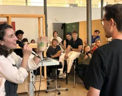 Referentin und Besucher am Alumni Talk