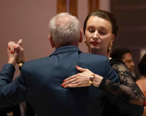 Tanzpaar-Nahaufnahme-schwarze-Spitze-Uniball-Liechtenstein