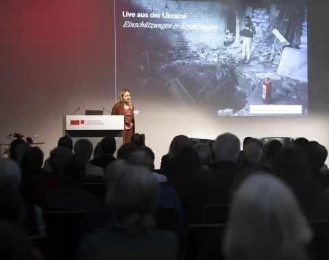 News_Campus-Gespraech_Luzia-Tschirky_Universitaet-Liechtenstein