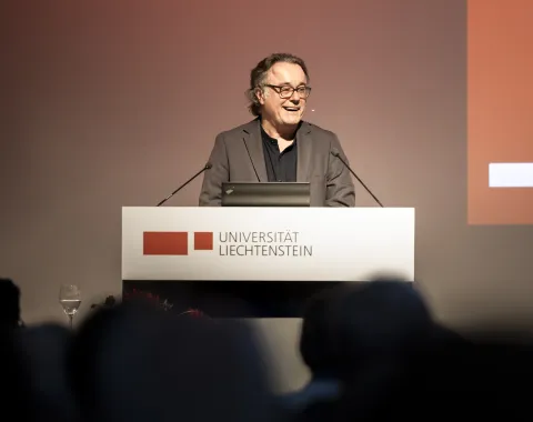 News_Campus-Gespraech_Michael-Zuern_Universitaet-Liechtenstein