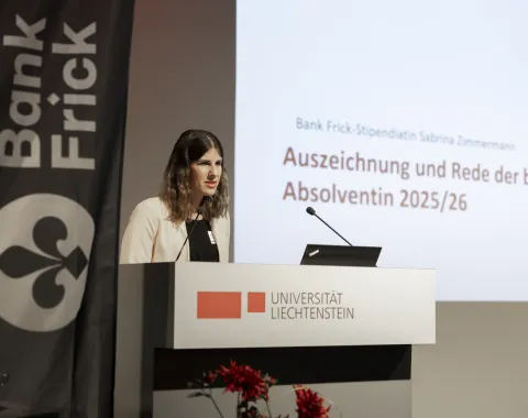 News_Diplomfeier_Blockchain-FinTech_Universitaet-Liechtenstein