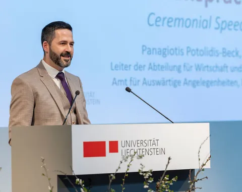 News_Diplomfeier_260327_Universitaet-Liechtenstein