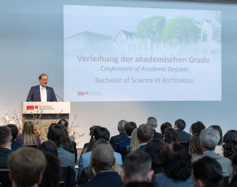 News_Diplomfeier_260327_Universitaet-Liechtenstein