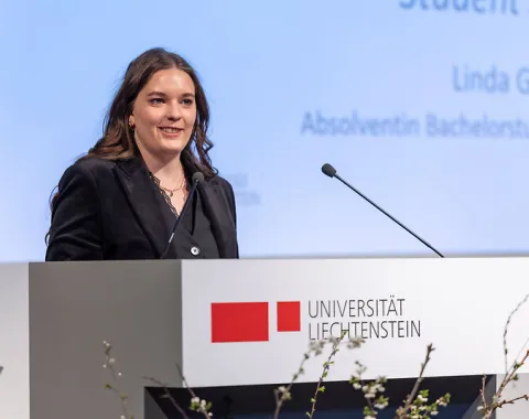 News_Diplomfeier_260327_Universitaet-Liechtenstein