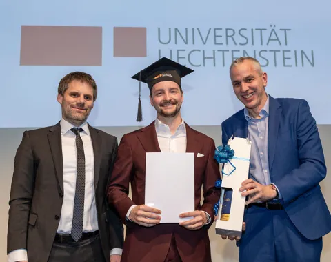 News_Diplomfeier_260327_Universitaet-Liechtenstein