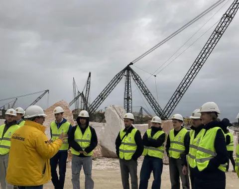 Führung bei einem Steinbruch