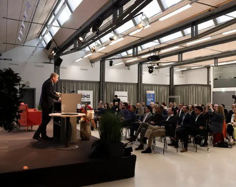 Publikum verfolgt einen Vortrag beim Campus-Gespräch der Universität Liechtenstein