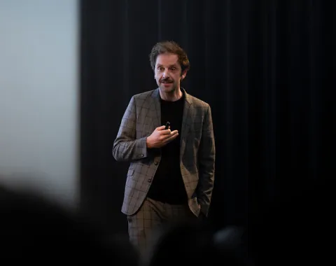 News_Campus-Gespraeche_Nils-Kumkar_Universitaet-Liechtenstein