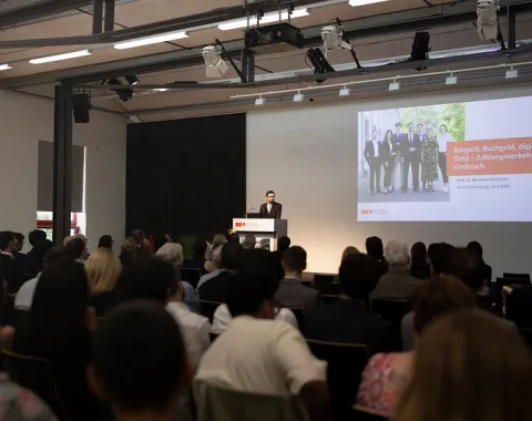 Antrittsvorlesung an der Universität Liechtenstein mit Vortrag vor Publikum