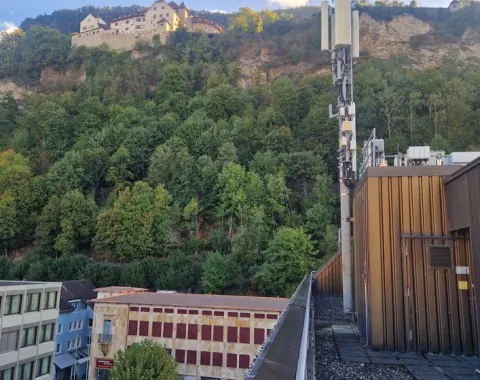 Blick vom Postgebäude Vaduz auf das Schloss