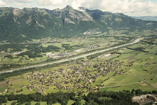 Luftbild des Rheintals