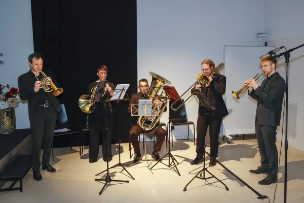 Infinitus Brass beim musizieren.