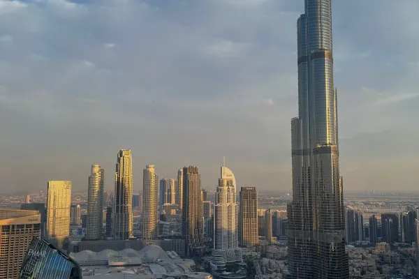 Die Skyline Dubais inklusive Burj Khalifa.