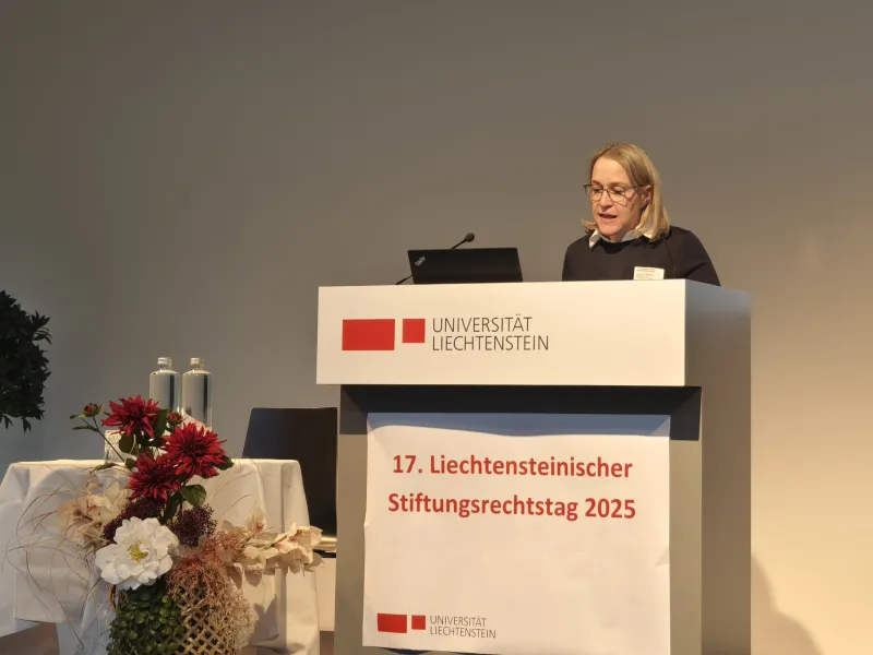 Prof Butterstein am Rednerpult