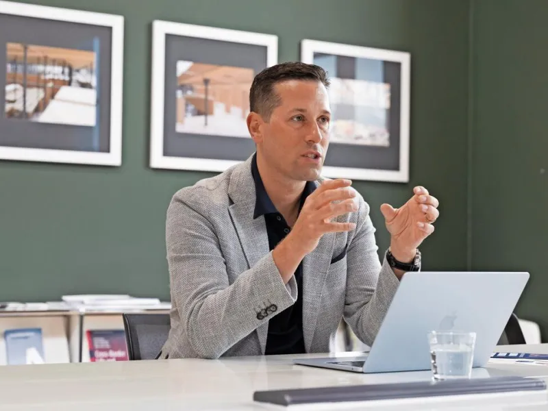 News_Benjamin-van-Giffen_Interview_Universitaet-Liechtenstein