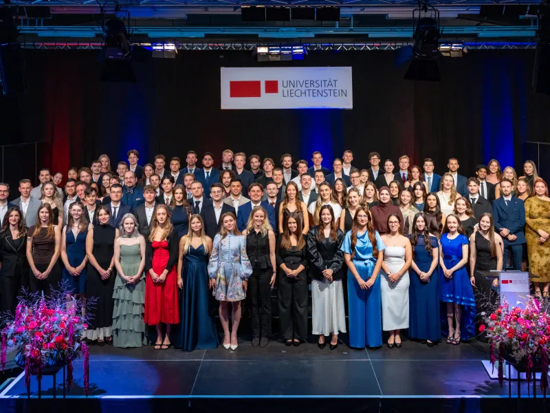 Absolventinnen und Absolventen Bachelor und Master September 2026
